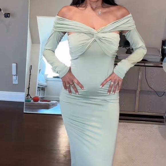 Peppermayo Exclusive
Marla Long Sleeve Maxi Dress - Sage
never worn
size 4 - Picture 7 of 8